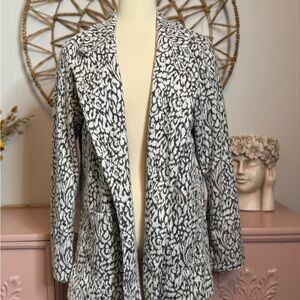 Women's Roz &‎ Ali 1X Black and White Patterned Blazer